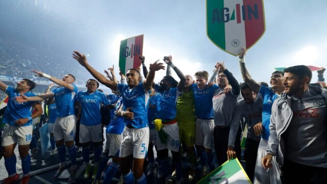 Napoli Win Serie A Live: Conte's Side Pip Inter to Scudetto como McTominay y Lukaku anotan en Triumph de Cagliari crucial
