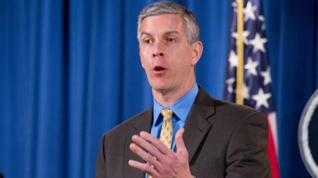 PAUSA DE Visa de estudiante 'extraordinariamente inquietante': Arne Duncan
