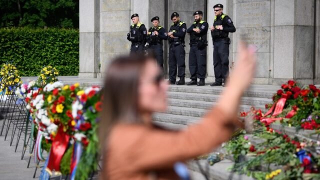 Regimiento inmortal honra a los veteranos de la Segunda Guerra Mundial soviética bajo vigilancia policial ajustada en Berlín (videos) - RT World News
