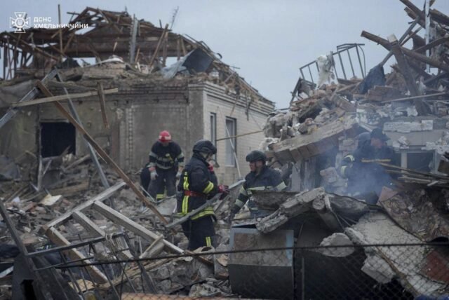 Rusia lanza drones y misiles en Ucrania mientras el intercambio de POW en curso
