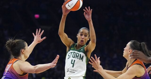 Seattle Storm sufre la pérdida de reventón en el primer partido de la temporada vs. Phoenix Mercury
