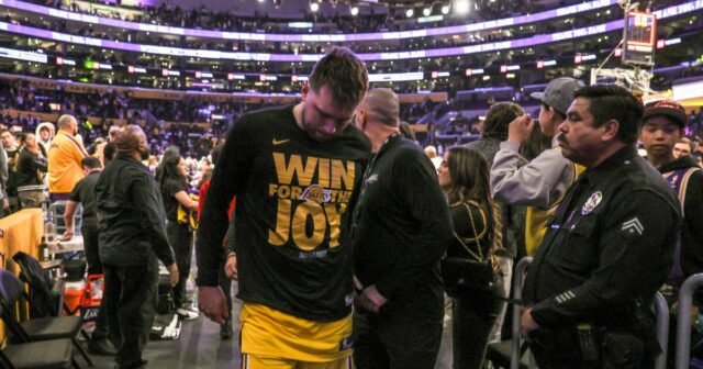 ¿Qué sigue para los Lakers después de otra salida de los playoffs de primera ronda?
