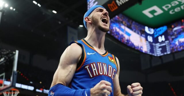 Alex Caruso de OKC bromea sobre el segundo anillo de la NBA: 'Ahora tengo uno real'
