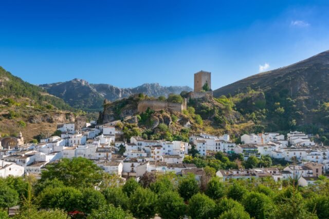 Andalucia en primavera: luz, color y la llamada de El Rocío

