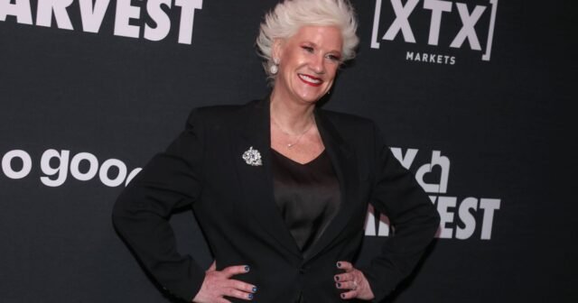 Anne Burrell, chef de televisión que entrenó a los 'peores cocineros en Estados Unidos', muere a los 55 años
