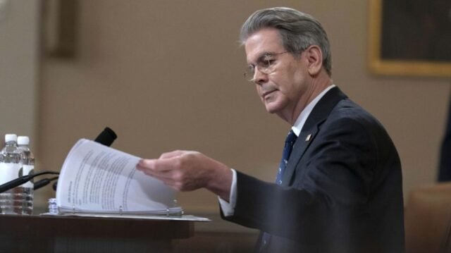 Bessent dice que el informe que llamó almizcle 'un fraude' es 'noticias falsas'
