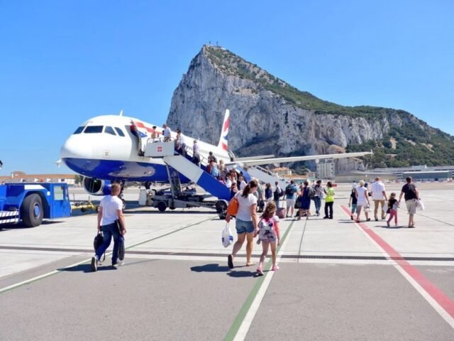 Botas españolas en el suelo? Reino Unido para "entregar el control de la frontera de Gibraltar a la UE y España"
