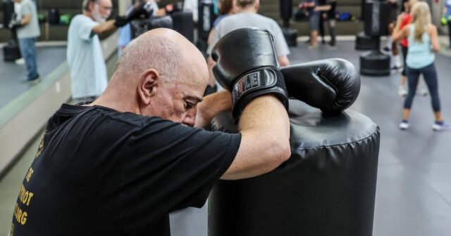 Cartas: Bill Plaschke está luchando contra la enfermedad de Parkinson
