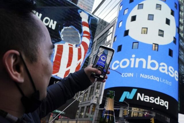 Coinbase agrega al ex asesor de Top Obama y Harris Plouffe mientras amplía su alcance político
