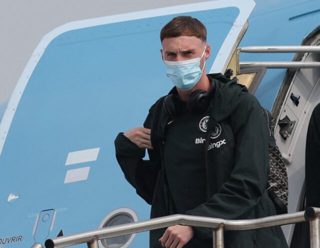 Cole Palmer revela una extraña razón por la que llevaba una máscara en el avión de la Copa Mundial del Club del Chelsea y dice que incluso Maresca no sabía por qué
