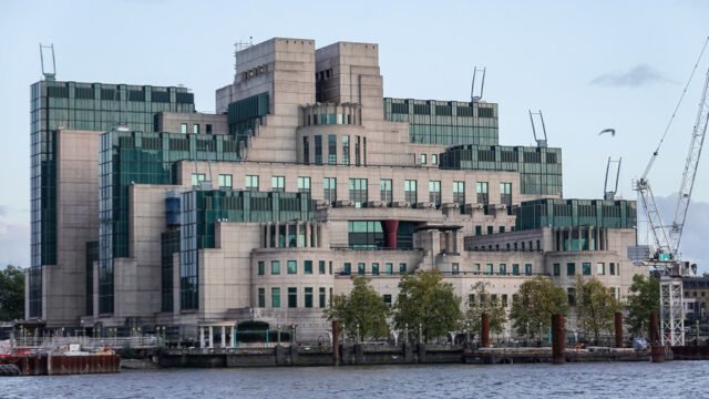Comentarios del gobierno del Reino Unido sobre enlaces familiares nazis del jefe de MI6 entrante - RT World News
