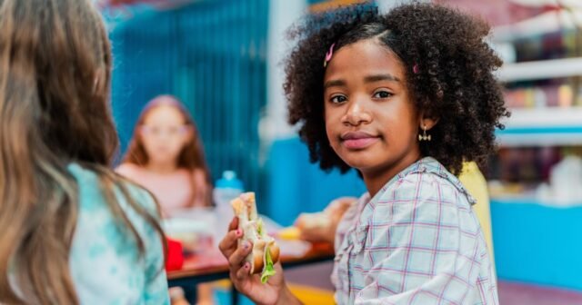 Cómo el gran y hermoso proyecto de ley de Trump reducirá los programas de comida y dañará a las familias y a los niños.
