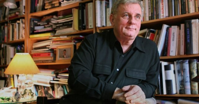 Cómo el innovador autor gay Edmund White allanó el camino para otros escritores
