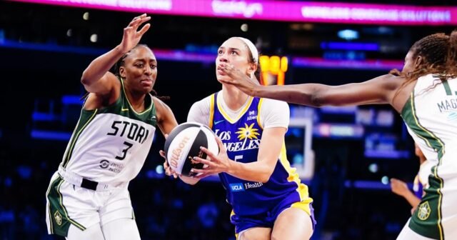 Con Kelsey Plum, las chispas caen en la derrota por la tormenta
