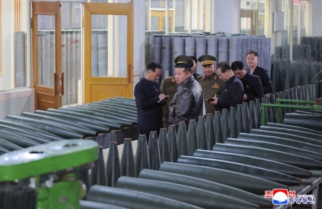 Corea del Norte envió 100 misiles balísticos a Rusia junto con 11,000 tropas, revela el informe
