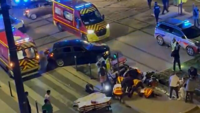 Cuatro heridos después de que el auto se arraiga a la multitud que celebra la victoria de la Liga de Campeones del PSG en Grenoble con una mujer luchando por la vida
