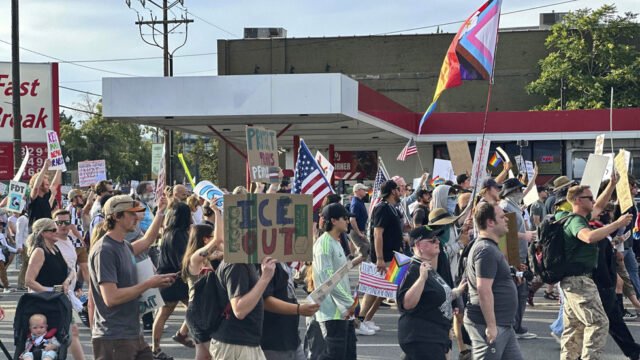 Disparo en el rally anti-Trump Deja al hombre herido críticamente (videos)-RT World News
