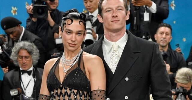 Dua Lipa confirma el compromiso de larga data con el actor Callum Turner
