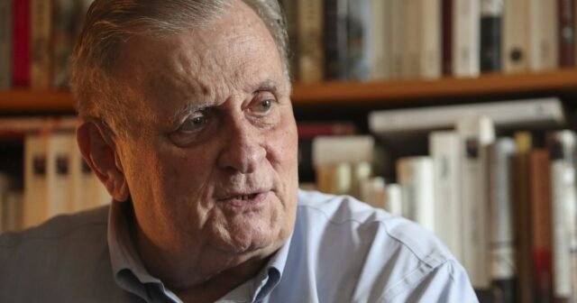 Edmund White, un innovador autor gay, muere a los 85 años
