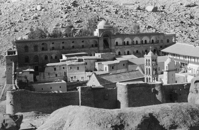Egipto toma el control de la tierra que rodea el monasterio del Sinaí, lo que provoca un retroceso ortodoxo

