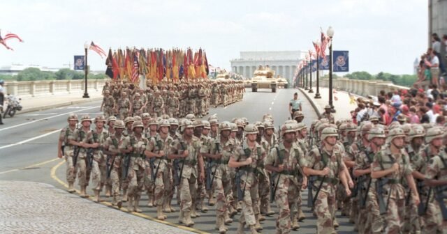 El desfile militar de Trump mañana no es el primero en los Estados Unidos, pero son raros. Aquí hay una mirada atrás.
