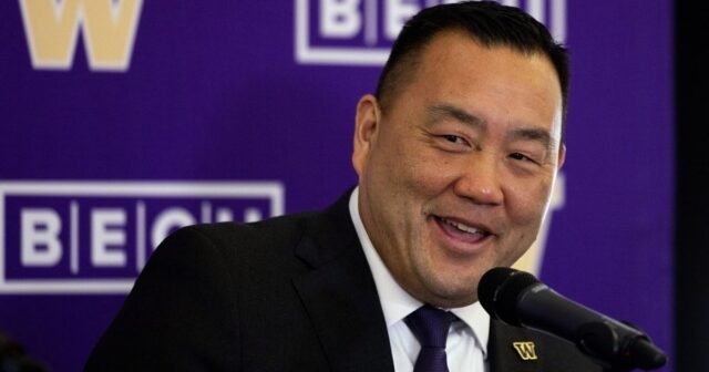 El director atlético de la UW Pat Chun habla de finanzas de acuerdo después de la casa
