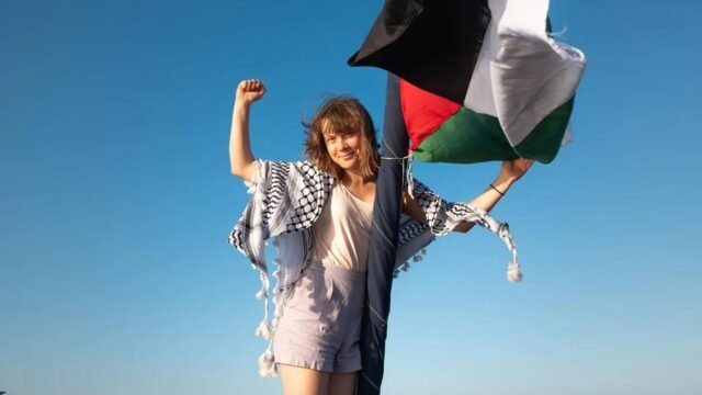 El ejército israelí 'hará lo que sea necesario' para detener la 'flotilla de libertad' de Greta Thunberg llegando a Gaza mientras se acerca el bote
