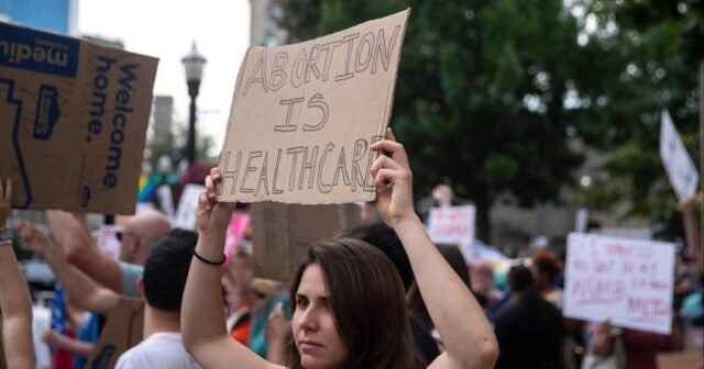 El estado del aborto, 3 años después de que Roe v. Wade fue revocado
