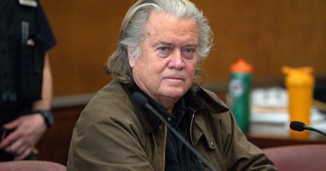El ex asistente de Trump, Steve Bannon, dice que Fox News está impulsando 'propaganda pura' en Irán
