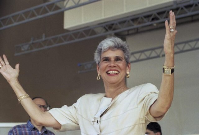 El ex presidente de Nicaragua, Violeta Chamorro, muere a los 95 años, dice la familia
