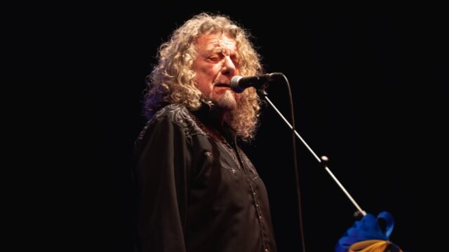 El festival 1001 de Granada Musicas-Caixabank regresa con una alineación estelar, encabezada por Robert Plant

