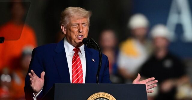 El juez designado por Trump bloquea las deportaciones de la Ley de enemigos alienígenas en el área de Los Ángeles
