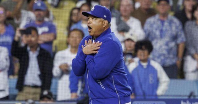 El manager de los Dodgers, Dave Roberts, suspendió un juego de MLB
