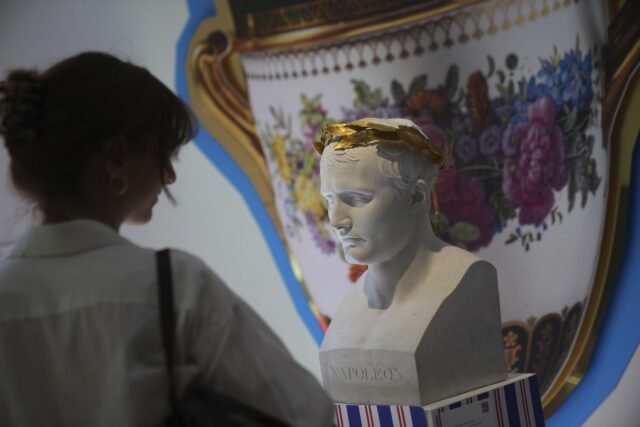 El mundo de Napoleón está en exhibición para una subasta histórica, incluido ese sombrero icónico
