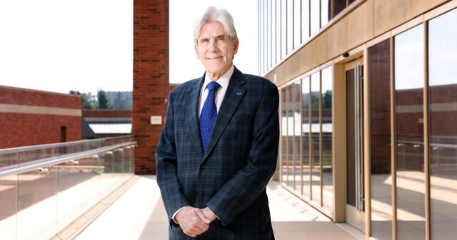 El nuevo canciller de UCLA sugiere que se involucrará con UCLA Athletics
