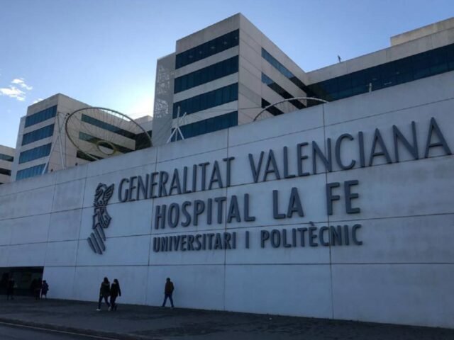 El paciente muere después de que el hombre prende fuego a la cama en la unidad psiquiátrica del hospital en España
