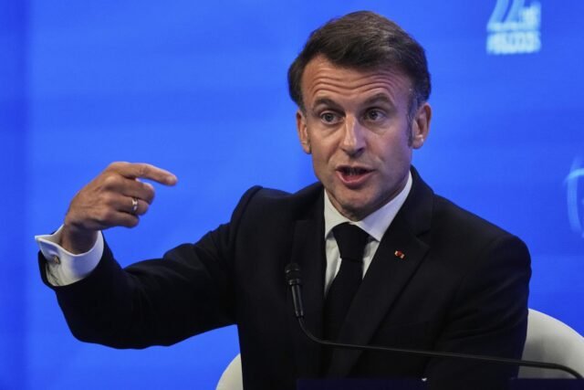 El presidente de Francia visitará Groenlandia en una muestra de unidad de la UE, dice el líder danés
