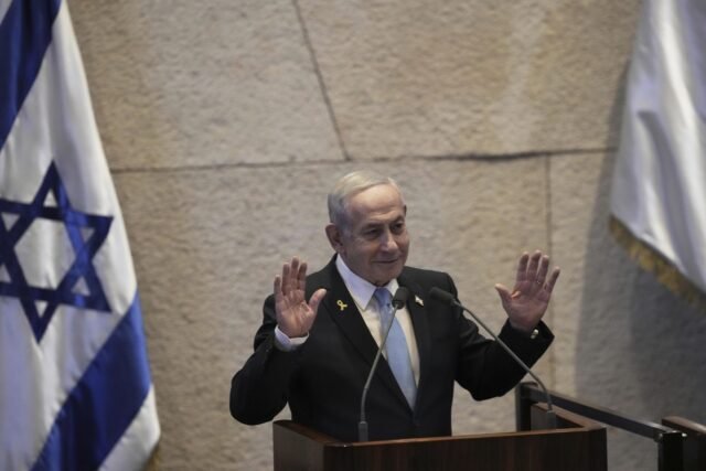 El primer ministro israelí Netanyahu sobrevive al intento de disolver el parlamento
