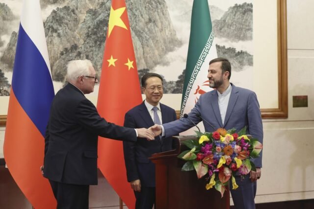El régimen iraní acumulado acorralado, a pesar de los fuertes anti-usos de Rusia, China, China
