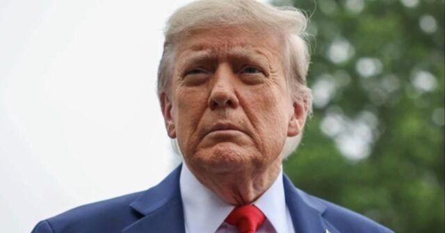 En junio, el presidente Trump dice que Estados Unidos tiene "demasiadas vacaciones no laborales"
