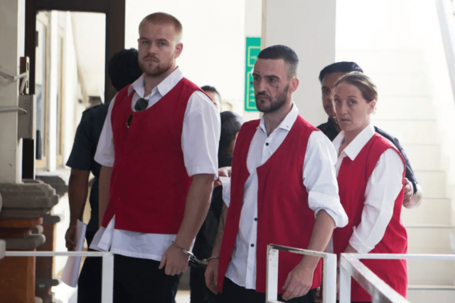 Familia y amigos de 3 británicos que enfrentan la pena de muerte en £ 300k Bali Coca -Cola La parcela revela horror mientras el destino de Trio espera
