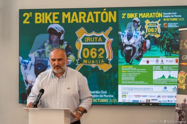 Guardia Civil Organiza el segundo maratón de la bicicleta de caridad "Ruta 062" en Murcia
