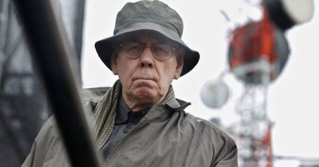 John L. Young, 89, muere; Pionero publicar documentos clasificados en línea
