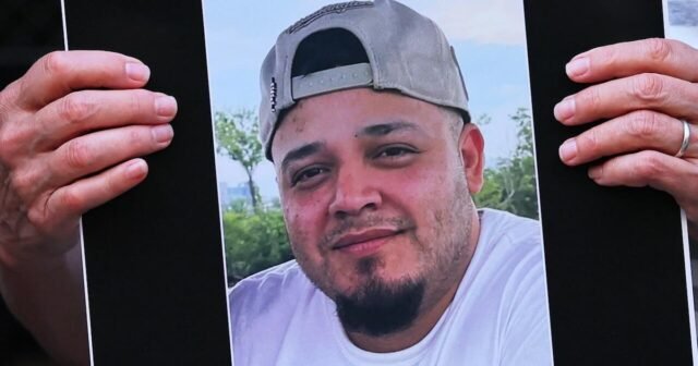 Kilmar Abrego García, deportado erróneamente a El Salvador, nos trajo de vuelta para enfrentar cargos de contrabando humanos
