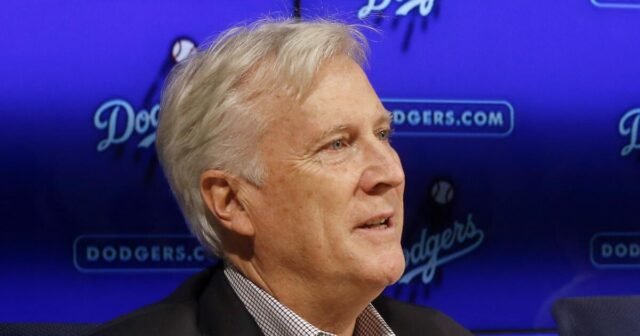 LA LA LA VENTACIÓN VENDIENDO PROPIEDAD MAYORÍA DE FRANCHIS AL propietario de los Dodgers
