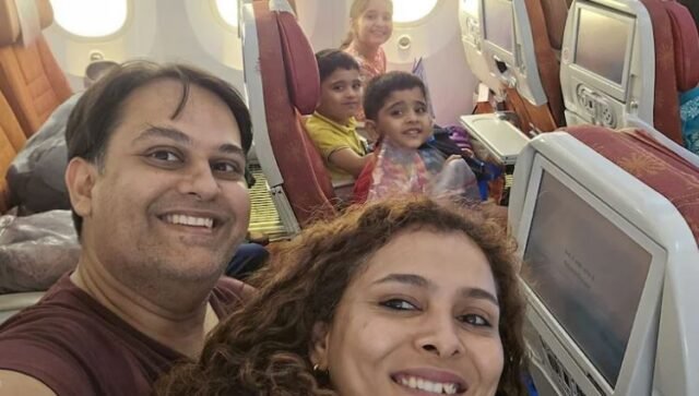 La desgarradora foto final de la familia de cinco momentos sonrientes antes del despegue en el jet condenado Air India
