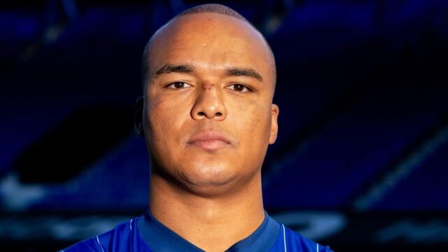 La estrella de la Premier League revela que era secretamente un boxeador cuando era niño mientras le da apoyo al peso pesado Fabio Wardley
