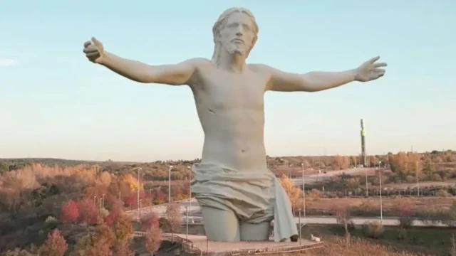 La fila estalla en España sobre planes para construir una gran estatua de Jesús fuera de Madrid: siete metros más alto que el Cristo de Río, el Redentor
