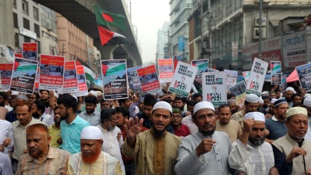 La principal corte de Bangladesh, la prohibición de la fiesta musulmana más grande - RT World News
