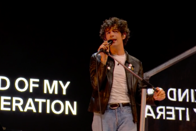 La revisión de 1975, Glastonbury 2025: a pesar de los nervios de Matty Healy, la banda es de sus poderes
